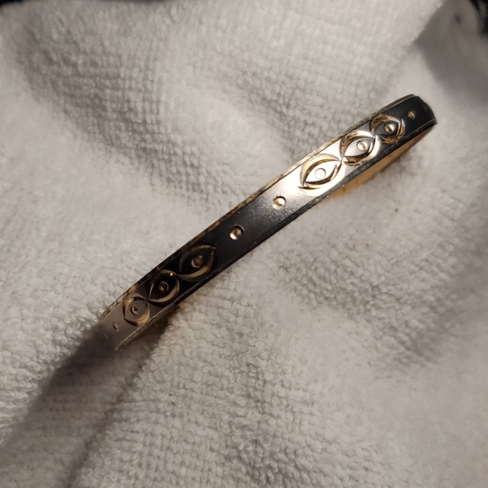Bangle bracelet
